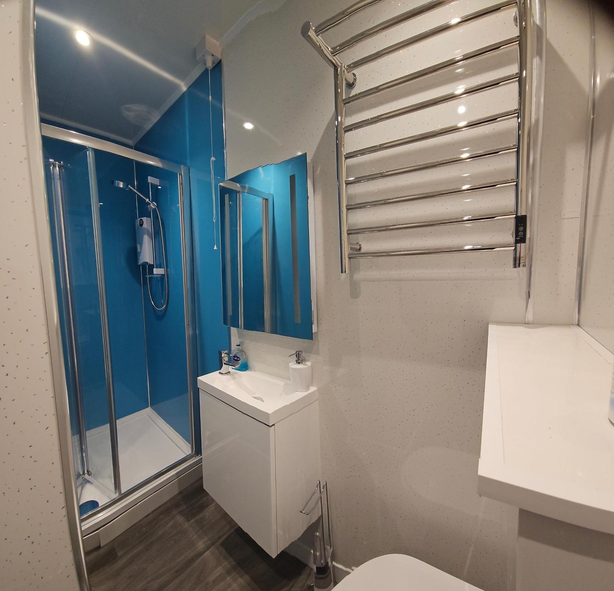 Brand New Private Annex Guest Apartment *