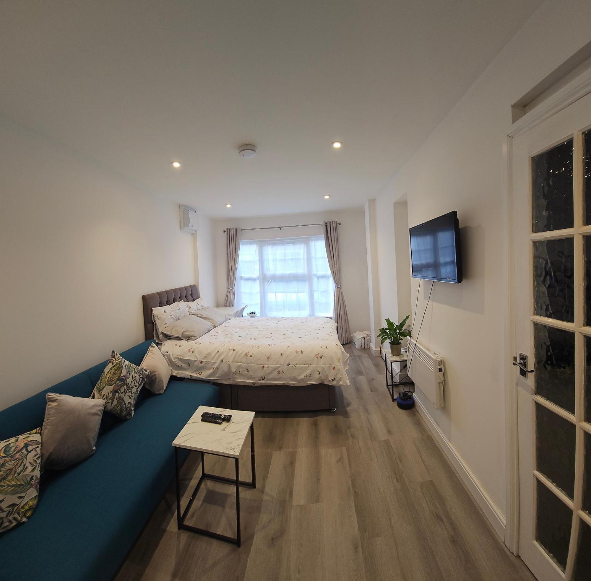 Apartment Brand New Private Annex Guest Chandler's Ford